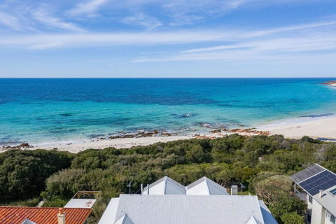 Beachfront On Eagle Bay - Geraldton Accommodation 0