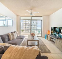 Beachfront Retro Apartment In Surfers Paradise - Geraldton Accommodation