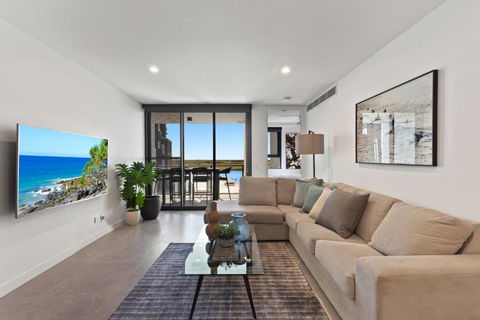 Riverfront 2-Bed With Pool, Sauna, Gym & Views - Geraldton Accommodation 0