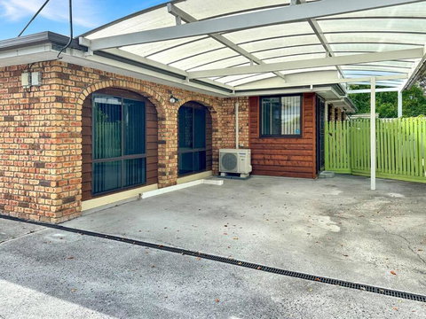Reel Close! Walk To Everything. Sleeps 6 - Geraldton Accommodation 0