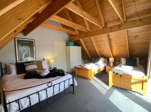 Reel & Relax: 3BR Beach House - Fish, Swim, Surf - Geraldton Accommodation 3