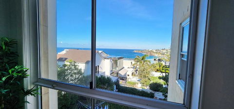 Relaxed Coastal Living With Fantastic Sea Views - Geraldton Accommodation 1