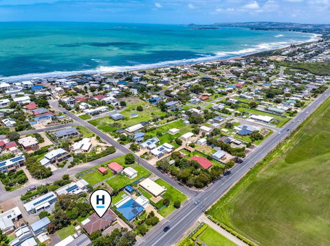 Relaxed Family Beach House - No Linen Included - Geraldton Accommodation 0