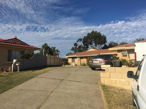 Relaxed Ocean View - Geraldton Accommodation 2