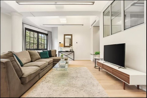 Renovated Warehouse Conversion In Heart Of Sydney - Geraldton Accommodation 1