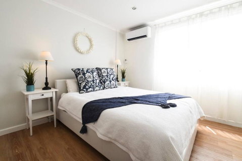 Resort-style Coastal Living With Balcony & Pool - Geraldton Accommodation 1