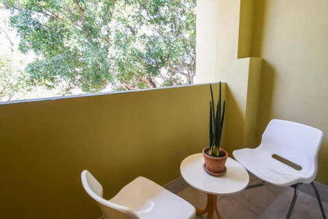 Resort-style Coastal Living With Balcony & Pool - Geraldton Accommodation 3