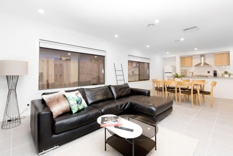 ResortStyle 4BR House With Parking - Geraldton Accommodation 2
