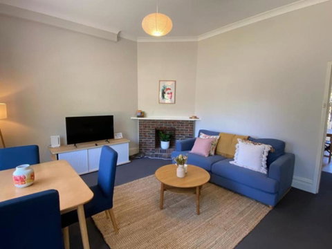 Retro Apt 6 Mins To Victoria Quay - Geraldton Accommodation 3