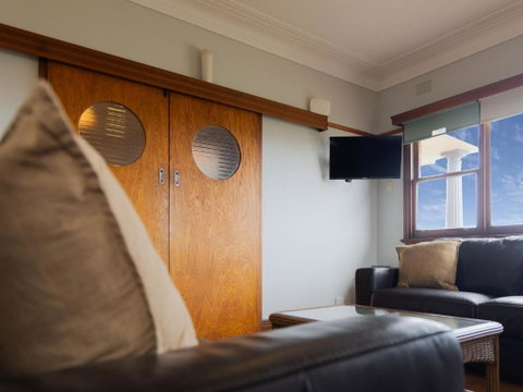 Retro Retreat - Geraldton Accommodation 2