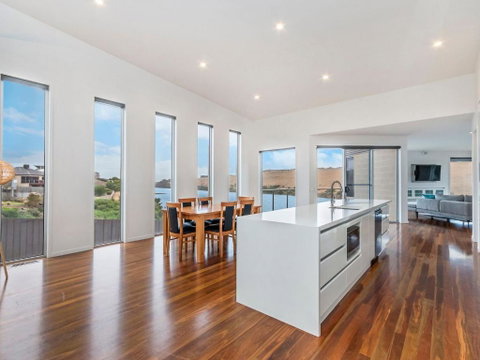 River Reveal - Geraldton Accommodation 2