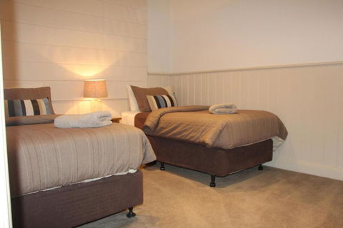 River Rock Cottage Centrally Located And Dog Friendly - Geraldton Accommodation 2