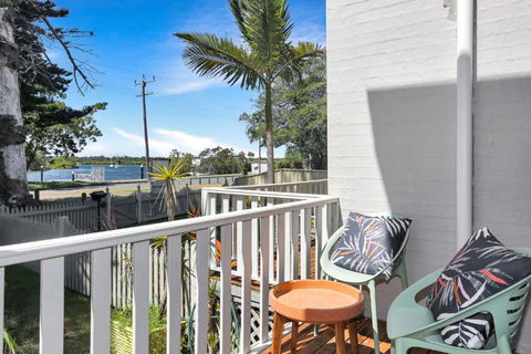 River Tonic - Geraldton Accommodation 0