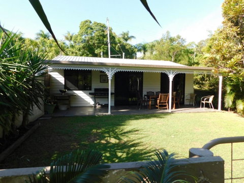 Riverbend Cottage Cabin - Little Heaven - Geraldton Accommodation 2