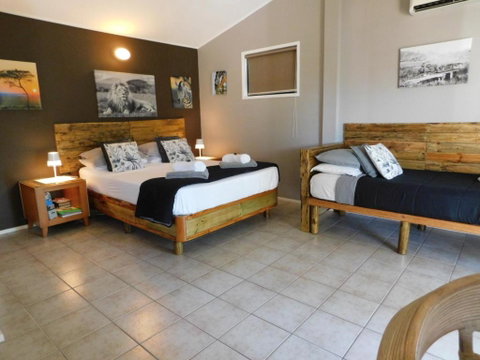 Riverbend Cottage Cabin - Little Heaven - Geraldton Accommodation 3
