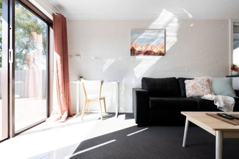 Riverside Gem With Parking And WiFi - Geraldton Accommodation 1
