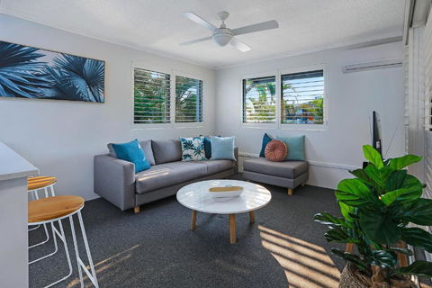 Riverside Location, Noosa Sound - Geraldton Accommodation 2