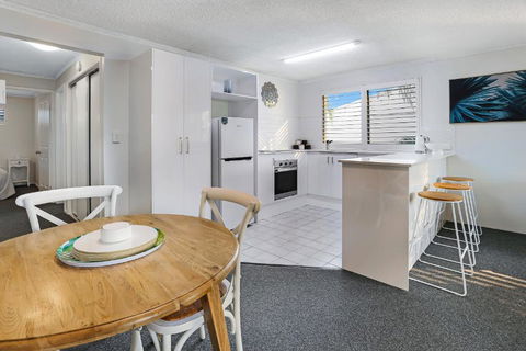 Riverside Location, Noosa Sound - Geraldton Accommodation 3