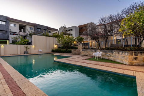 Riverside Panorama Suite Spectacular City Living - Geraldton Accommodation 2