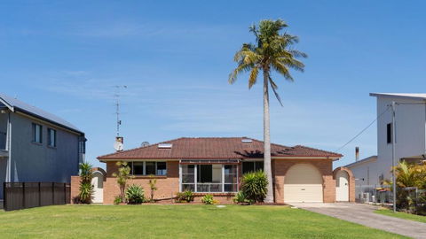 Riverside Retreat, Coolangatta, Near Seven Mile Beach - Geraldton Accommodation 3