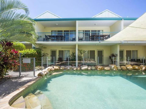 SAILS 9 Beachfront Getaway Horseshoe Bay - Geraldton Accommodation 0