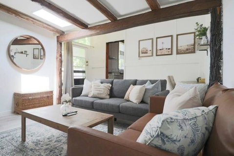 Rustic Chic 200 Metres From CBD - Geraldton Accommodation 0