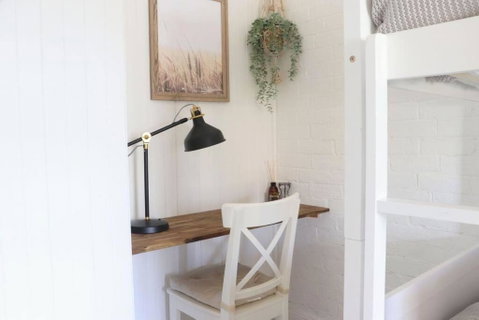 Rustic Chic 200 Metres From CBD - Geraldton Accommodation 2