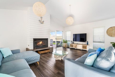 Ryze N Shine I Private Properties - Geraldton Accommodation 2