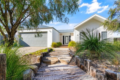 Ryze N Shine I Private Properties - Geraldton Accommodation 0