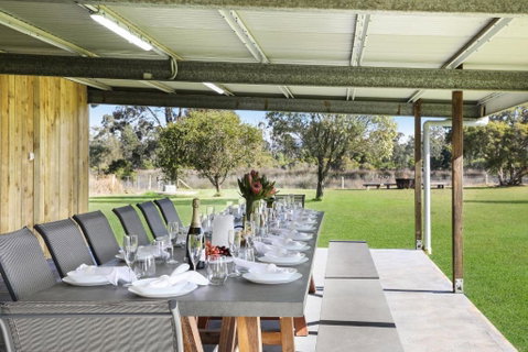 Roads End With Games Barn Ponies Alfresco Dining - Geraldton Accommodation 2