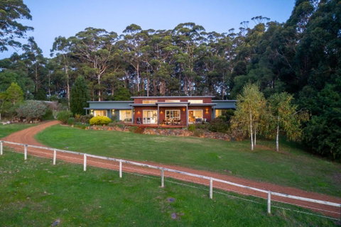 Roo Corner I Private Properties - Geraldton Accommodation 0