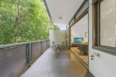 Rooftop 2 Bed Apt With Terrace At Newtown - Geraldton Accommodation 3