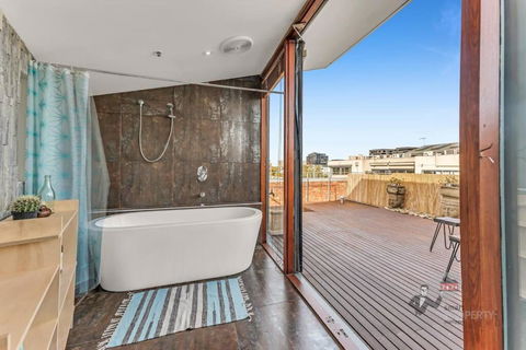 Rooftop Warehouse In Fitzroy - Geraldton Accommodation 1