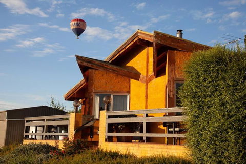 Rose Cottage Yarra Glen - Geraldton Accommodation 0