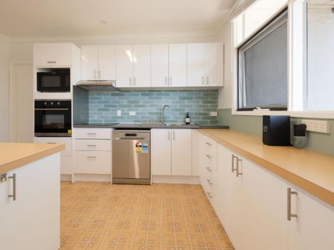 Rosella Perch - Geraldton Accommodation 0