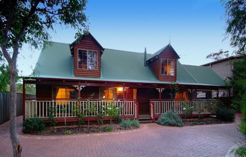 Rosewood Cottage - Geraldton Accommodation 1