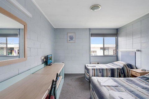 Royal Hotel - Geraldton Accommodation 2