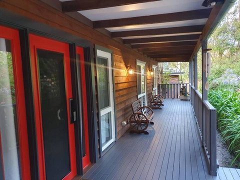 Rustic Queen Of Leura - Geraldton Accommodation 3