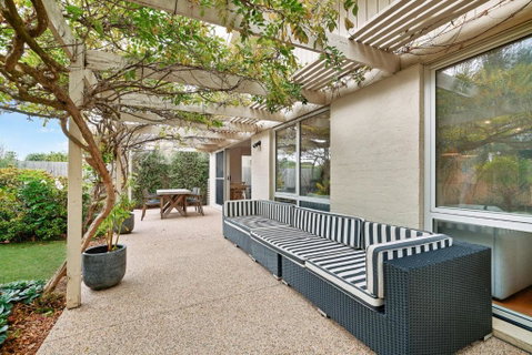 Salt Air Hideaway With Lush Backyard - Geraldton Accommodation 2