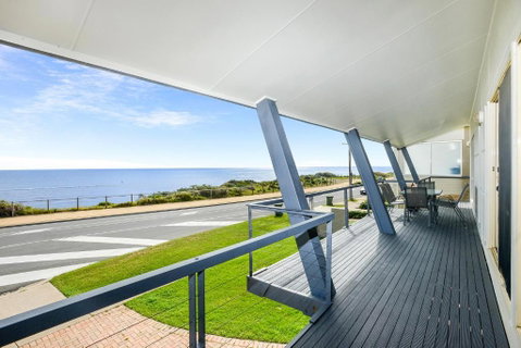 Salt - Aldinga Beach - C21 SouthCoast Holidays - Geraldton Accommodation 1