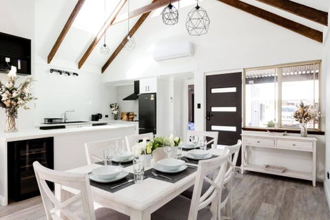 Salt & Pepper; Beautiful Town House In Margs! - Geraldton Accommodation 0