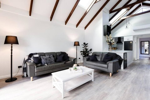 Salt & Pepper; Beautiful Town House In Margs! - Geraldton Accommodation 1