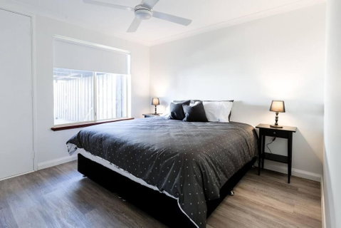 Salt & Pepper; Beautiful Town House In Margs! - Geraldton Accommodation 3