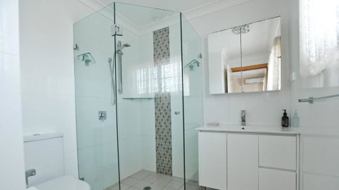 Salt Water Villa Bermagui Four Bedroom Central Location With Wifi - Geraldton Accommodation 3