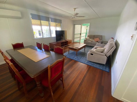 Samantha - Geraldton Accommodation 0