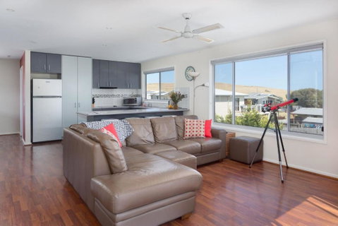 San Remo Views - Geraldton Accommodation 0