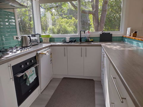 Sanders Beach House - Geraldton Accommodation 2