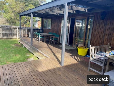 Sanders Beach House - Geraldton Accommodation 1
