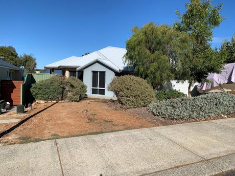 Sandalwood Guest Room - Geraldton Accommodation 0