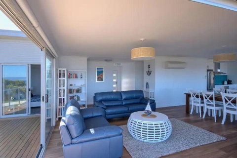 Sandbar Beach House - Geraldton Accommodation 2